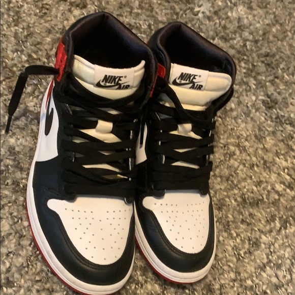 Women’s Air Jordan 1 “Satin” limited edition - Picture 6 of 8